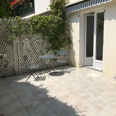 Au Coeur De St Jean Cap Ferrat * サンジャン・カップ・フェラ